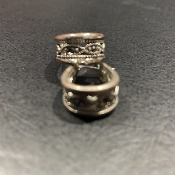 Silver hoops earrings - Picture 3 of 3